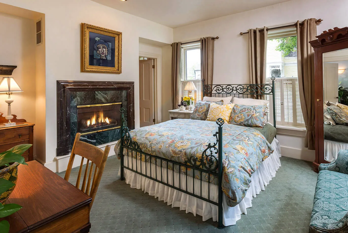 Schroeder Guest House Room 3 - Adeline Lehman
