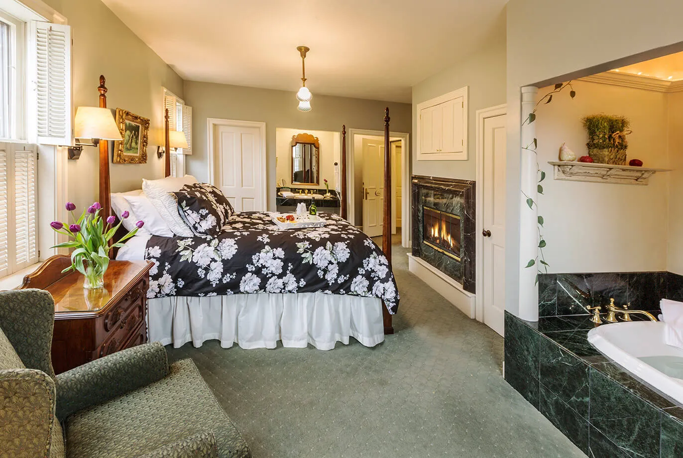 Schroeder Guest House Room 4 - Ida Kuether