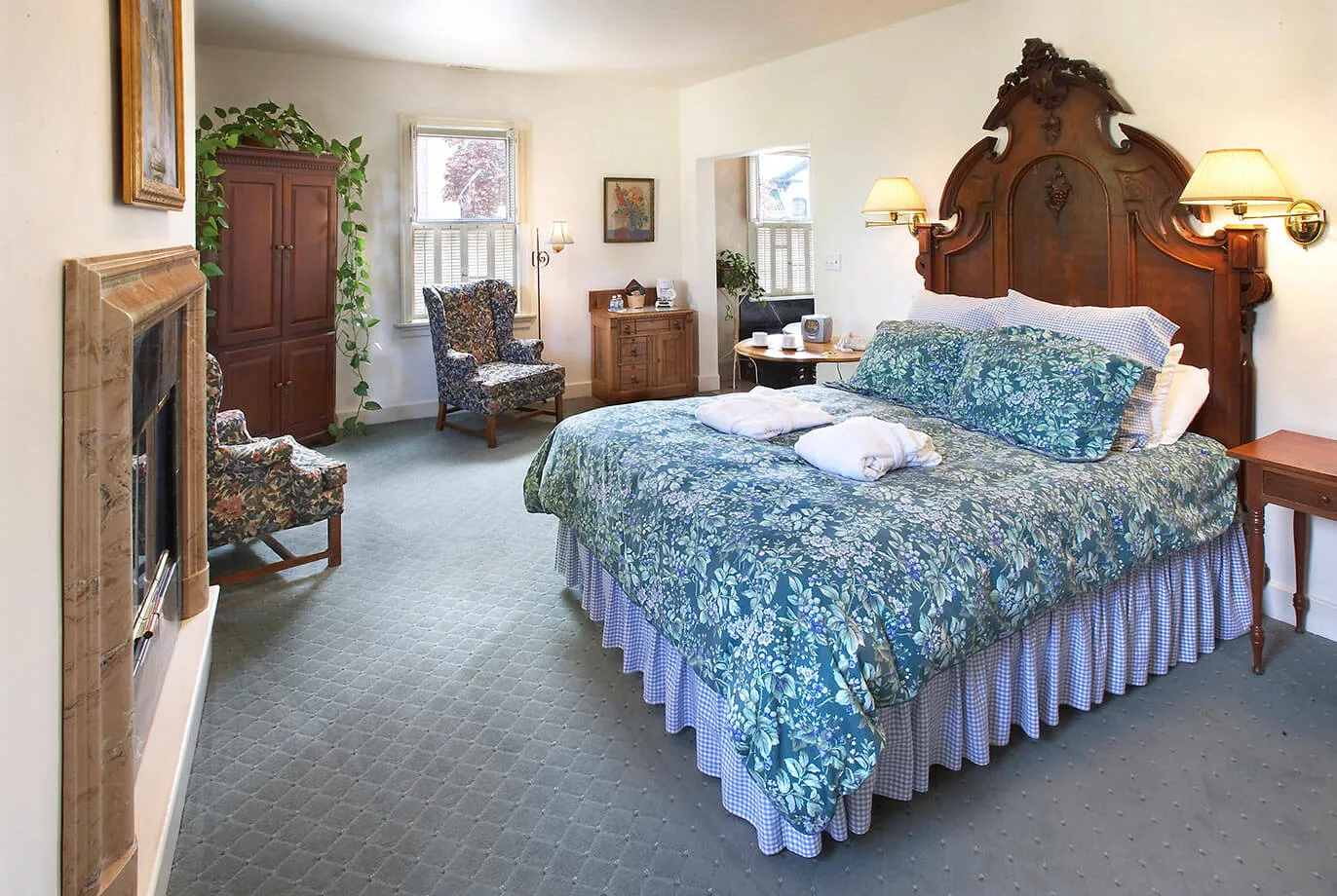 Schroeder Guest House Room 5 - Norma Schliefer