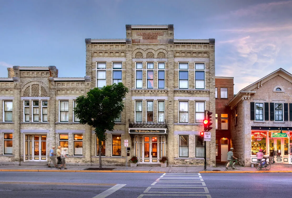 Cedarburg WI Washington House Inn Romantic Stay with Free Breakfast