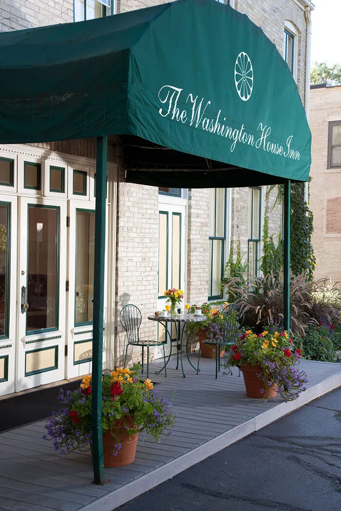 Entrance at Washington House Inn