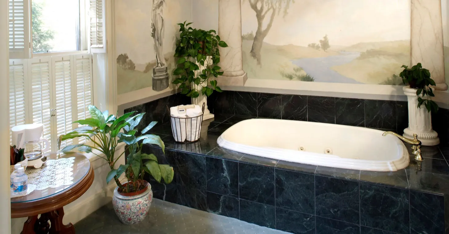 Wisconsin Inn bathroom, with marble lined jetted tub