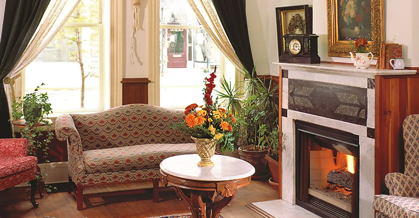 Cedarburg WI Bed and Breakfast Lobby