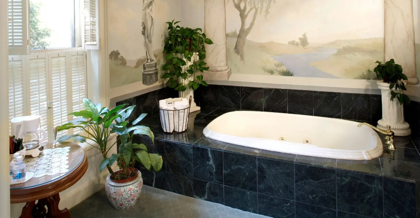 Jetted Tub at Our Cedarburg WI Inn