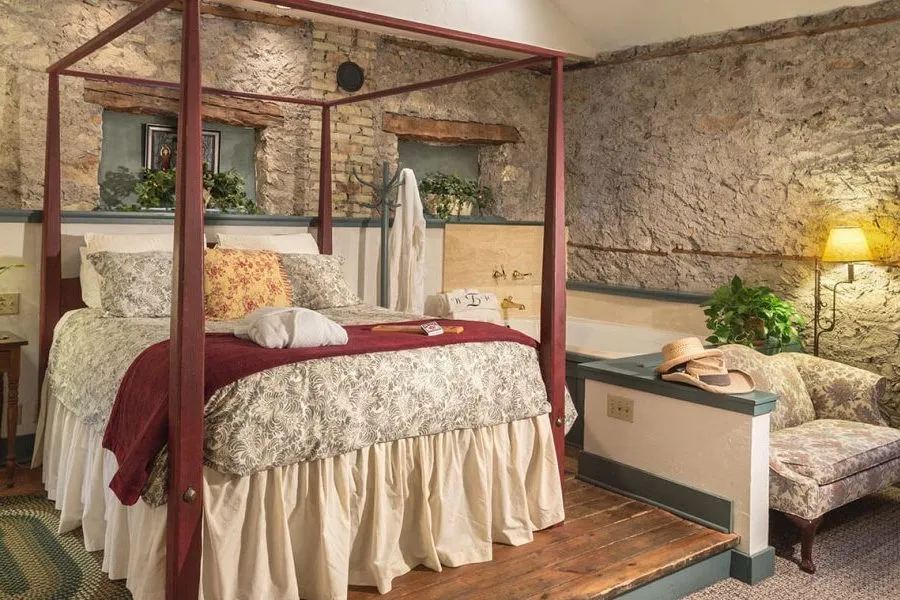 Washington House room in Cedarburg