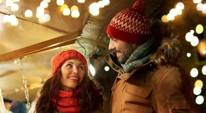 couple shopping on a Wisconsin Christmas getaway