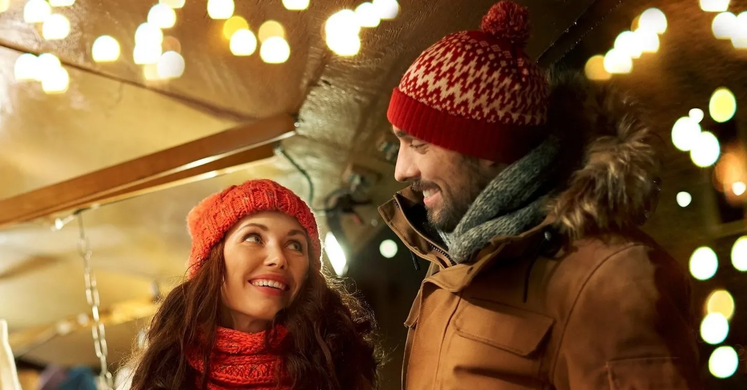 couple shopping on a Wisconsin Christmas getaway
