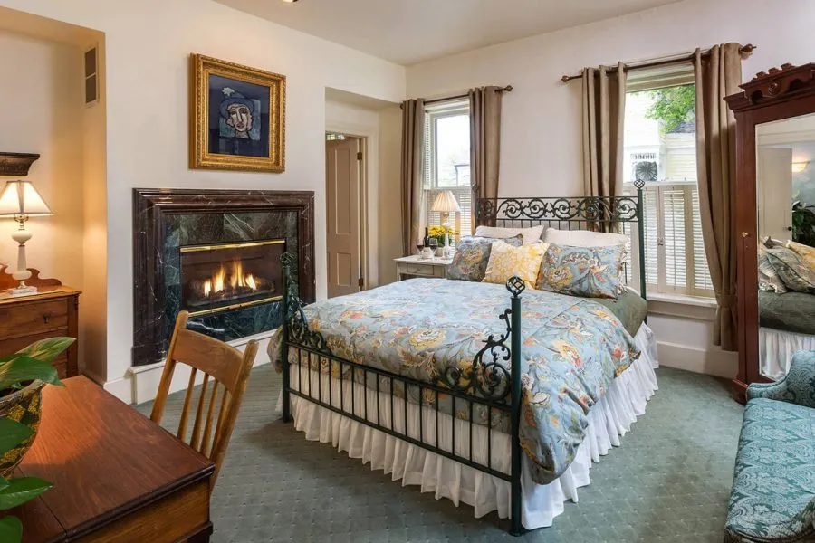 Fireplace room for a Wisconsin Christmas getaway