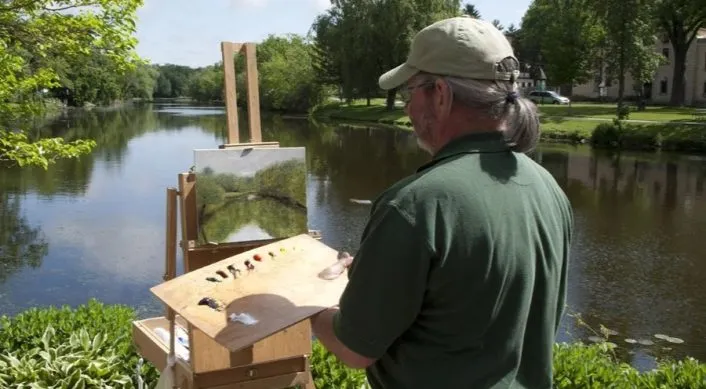a man painting at the Plein Air festival in Cedarburg