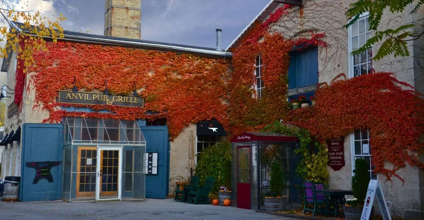 Top brewery and pub for fall drinks and food in Cedarburg, WI, perfect for seasonal gatherings.