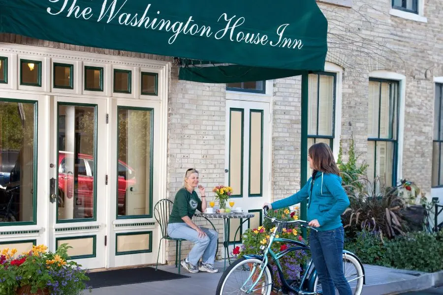 Cedarburg WI Washington House Inn Romantic Stay with Free Breakfast